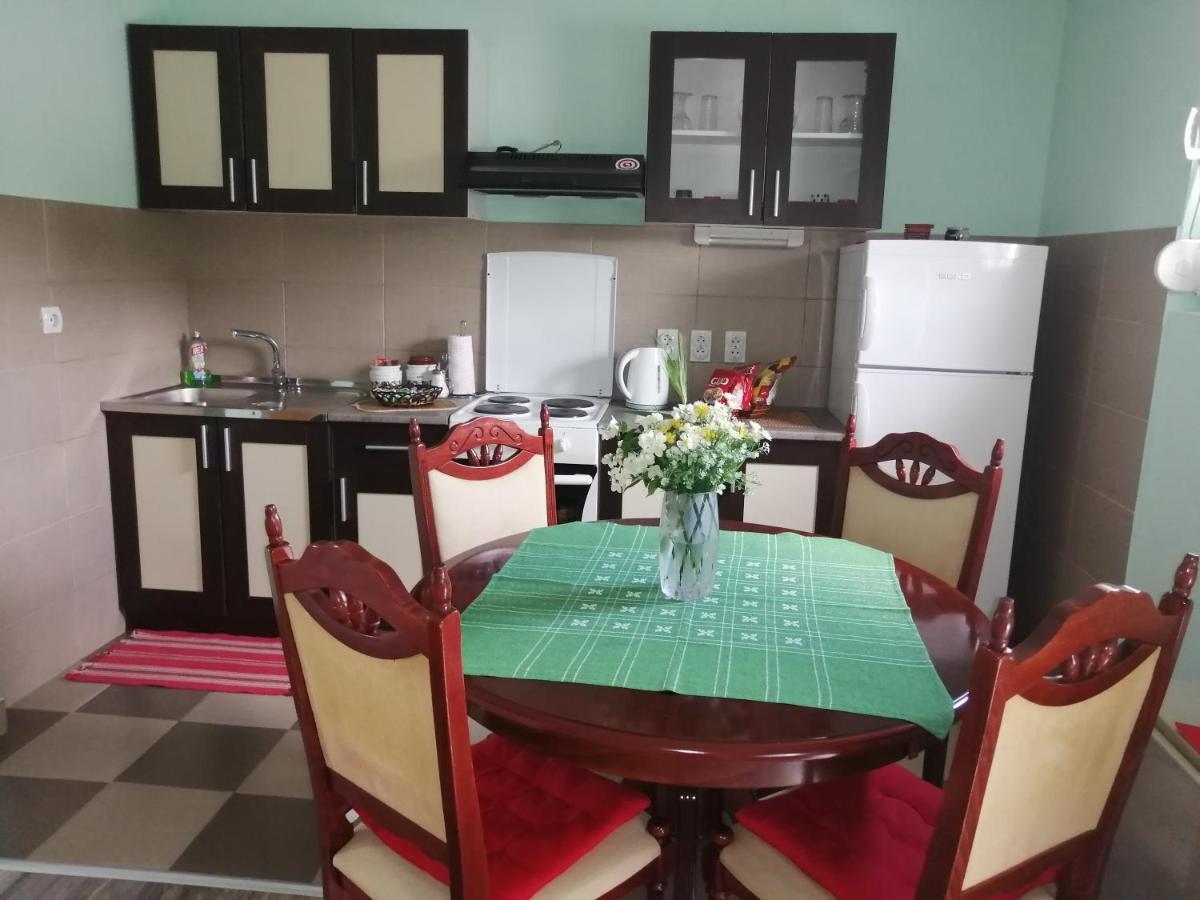 Airport Apartment T&T Surčin Екстериор снимка